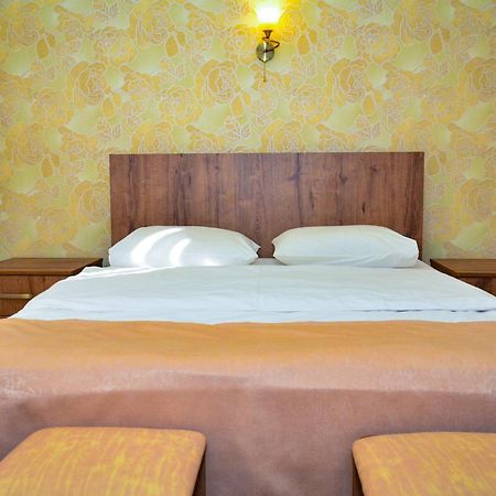 Asour Hotel Goris Ngoại thất bức ảnh