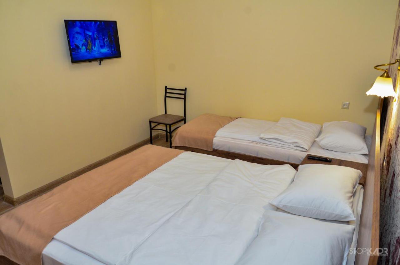 Asour Hotel Goris Ngoại thất bức ảnh